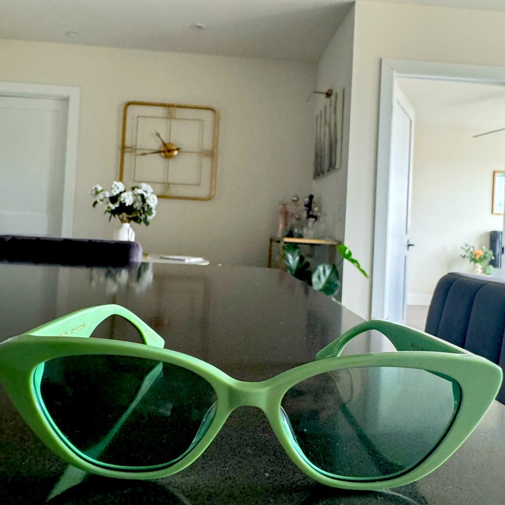 *BEAUTIFUL GREEK* Cat Eye Sunglasses!